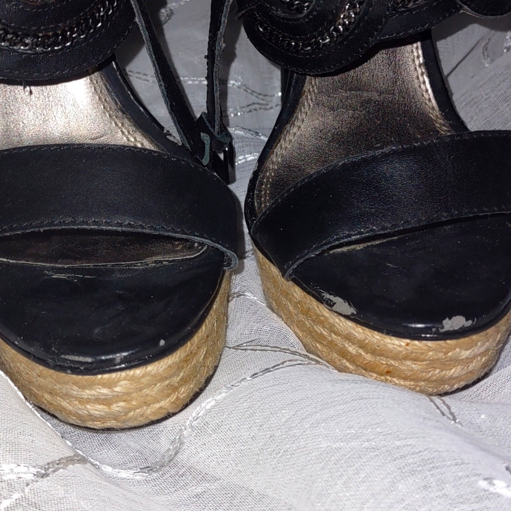 High Heels - Picture 4 of 9